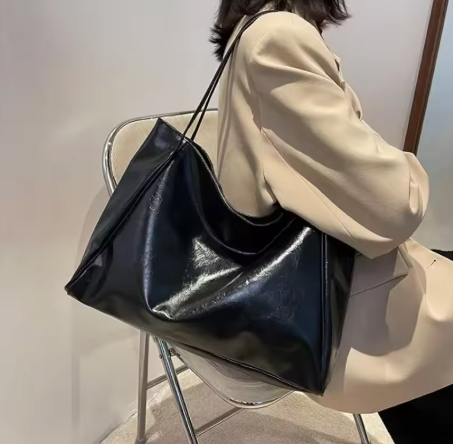 VINTAGE SOFT LEATHER TOTE